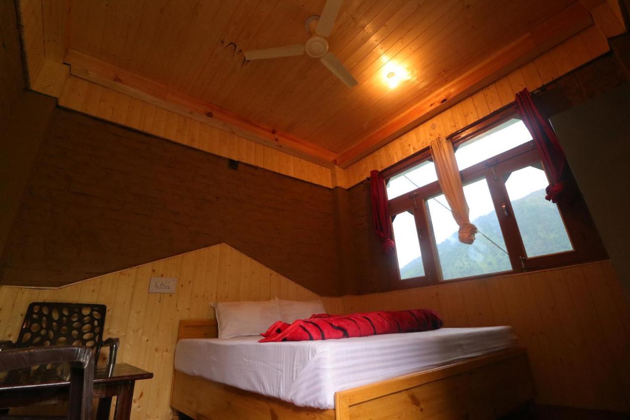 Tirthan Hilltop Home Stay Banjār Exteriör bild